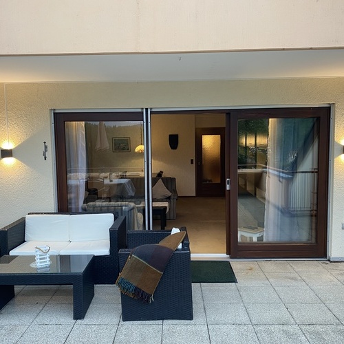 Blick vom Balkon ins Wohnzimmer - Blick vom Balkon ins Wohnzimmer -